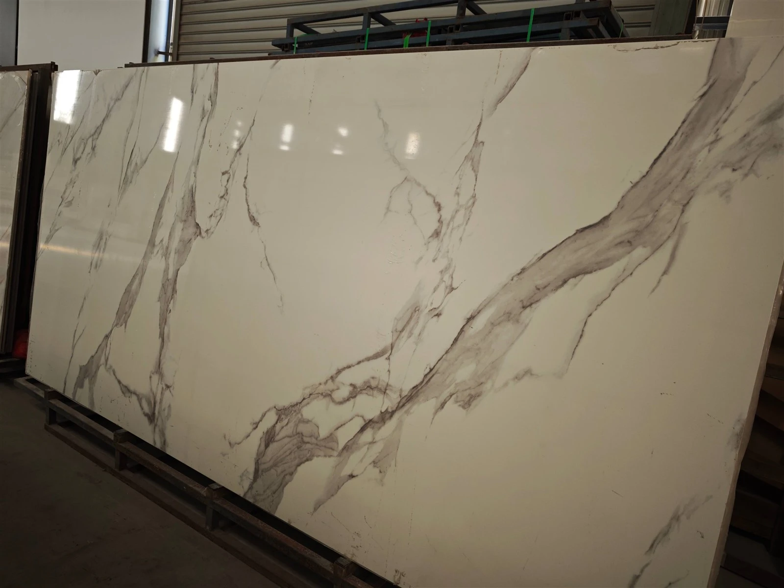 Glossy Calacatta White Sintered Stone Slab Glossy Calacatta White Sintered Stone Slab